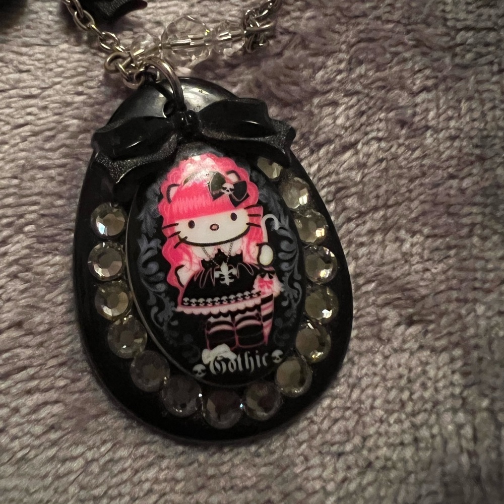 Vintage Tara Tarantino X Hello Kitty Colab necklace